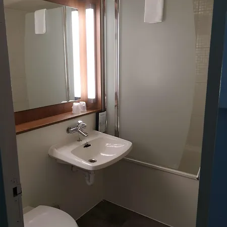 호텔 Campanile Angers Ouest - 3*