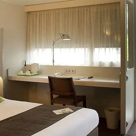 Campanile Angers Ouest - Otel