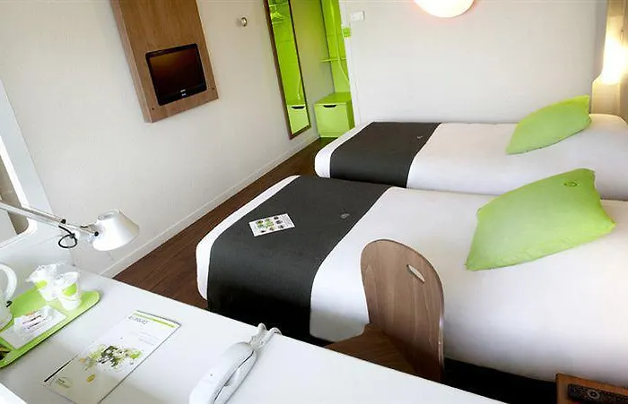 Campanile Angers Ouest - Otel 3*