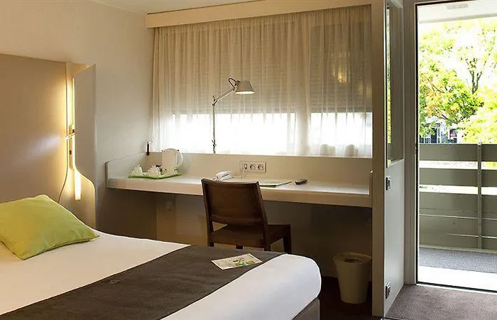 Campanile Angers Ouest - Otel